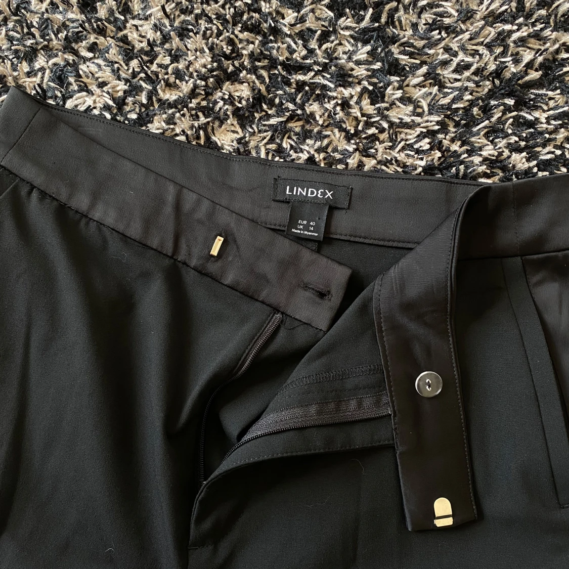 Svarta kostymbyxor  - 2