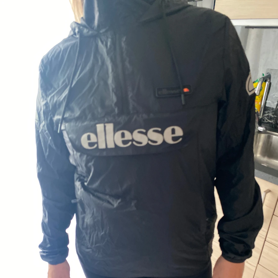 Svart vindjacka från Ellesse