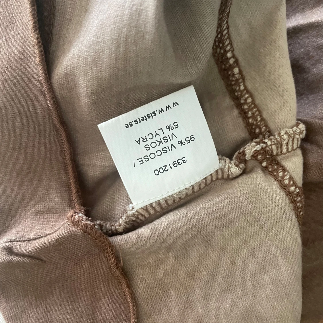 Beige och brun asymmetrisk topp Sisters - 3