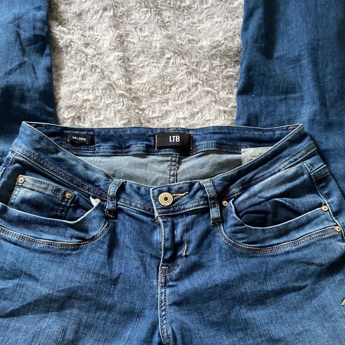 Blå bootcut jeans från LTB, 28/32