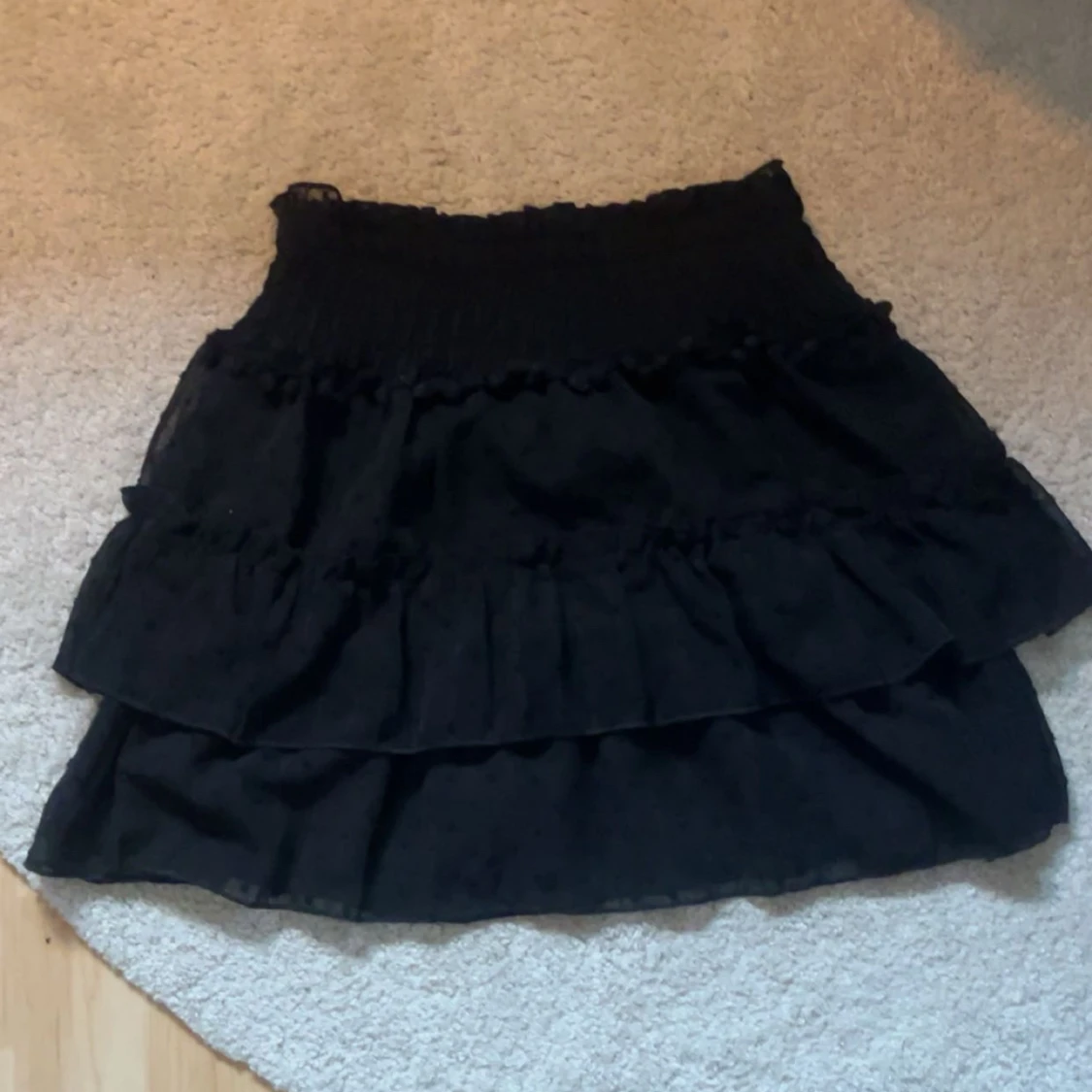 Svart volangkjol💓 - 1