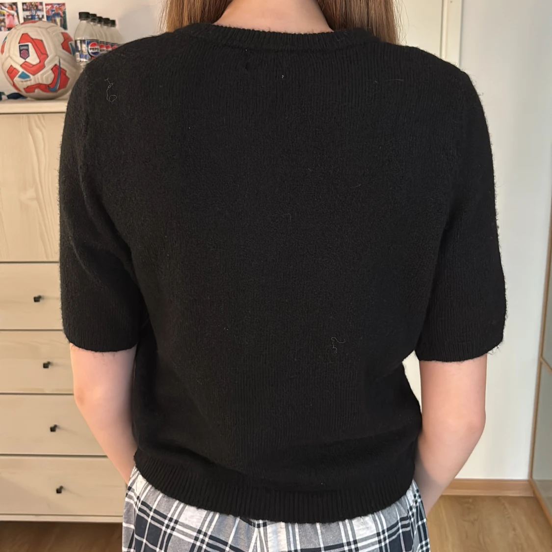 Svart kofta med pärlknappar från H&M - 1