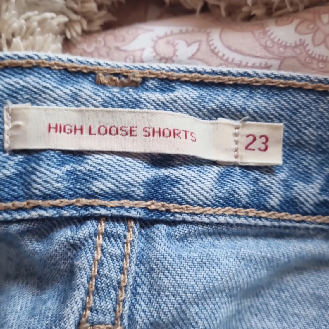 Levi's High Loose jeansshorts ljusblå - 3