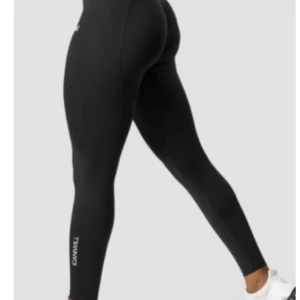 Träningstights - Träningstights från ICIW i nyskick