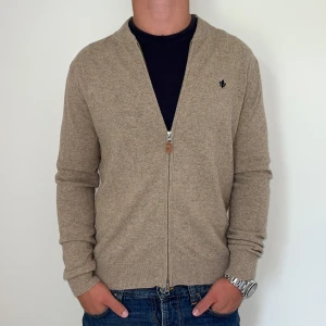 Morris full zip - Morris full zip | Mycket bra skick | Size - S | Nypris 1600 mitt pris 599 | Hör av dig vid minsta fråga eller fundering📩
