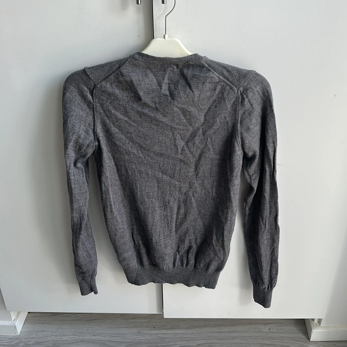 Grå stickad tröja från J.Lindeberg - 2