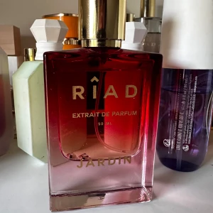 Riad Jardin 50ml - Säljer då den inte används. Endast använd fåtal gånger som man ser på flaskan. Nypris 950kr