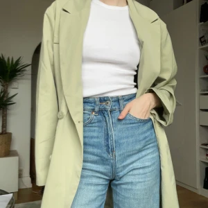 Oversized kavaj/klänning - Oversized kavaj som också går att ha som klänning. Ljusgrön, från nasty gal. storlek 36. 
