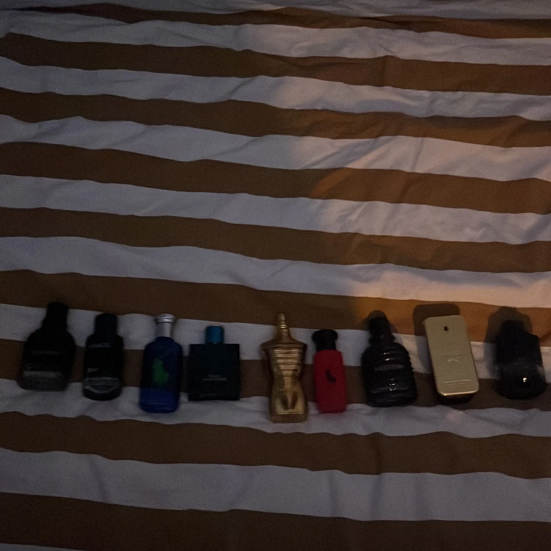 Mix av herrparfymer från olika märken