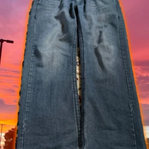 Baggy true religion jeans - Tvär feta true religion jeans med riktigt skön och baggy passform🔥lite heelbite men annars mycket fint skick💯 mått: 46/108/78/23dm för frågor eller funderingar🔥💯 Pris kan diskuteras