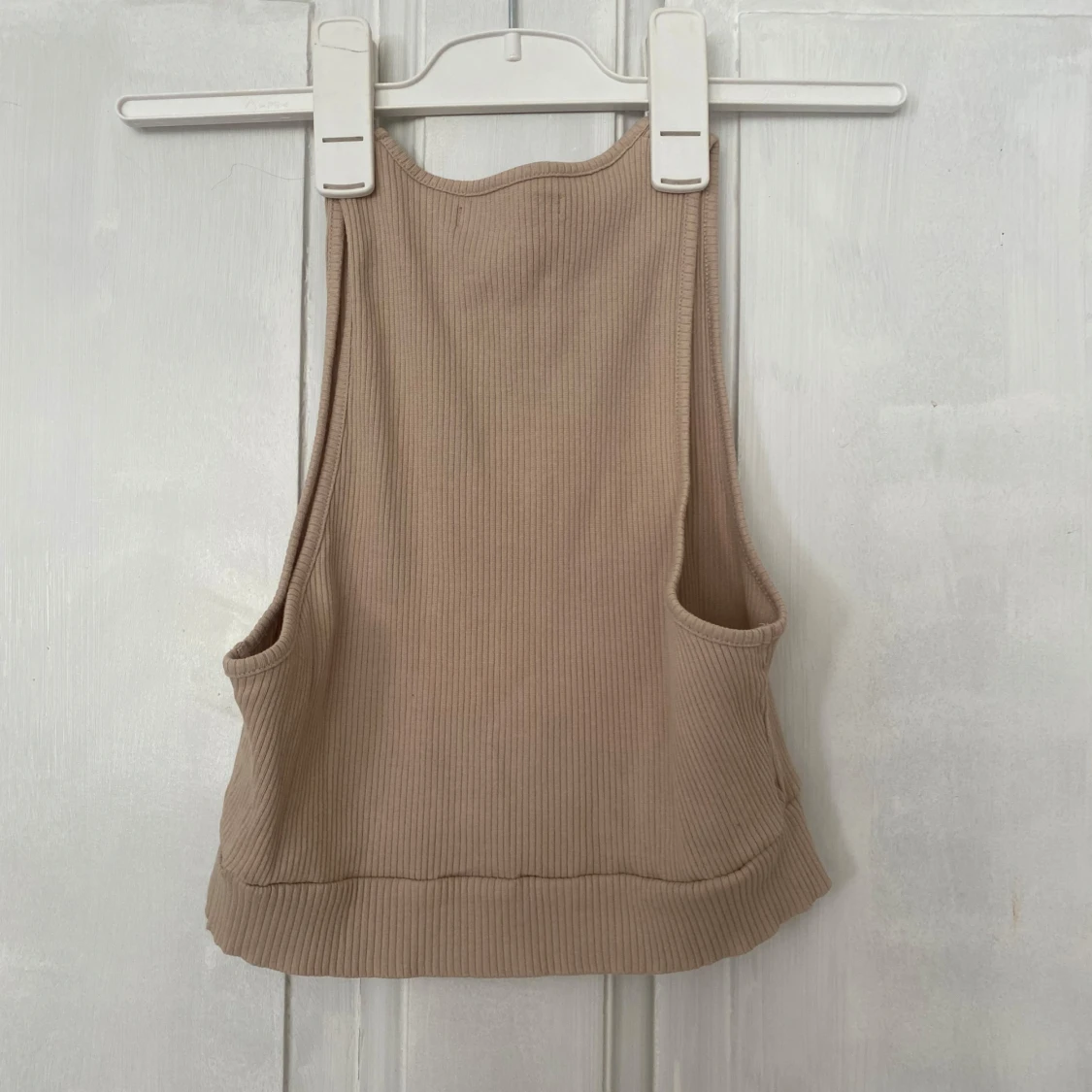 Beige ribbad croppad linnetopp från 157 - 1