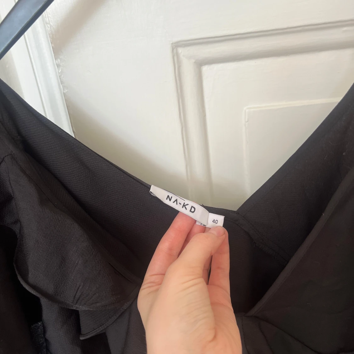 Svart volang topp från NA-KD - 2