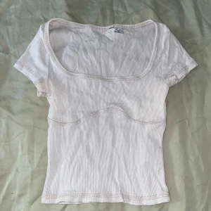Tight crop top tshirt off-white XXS - Lightly used, off-white color, stretchy.