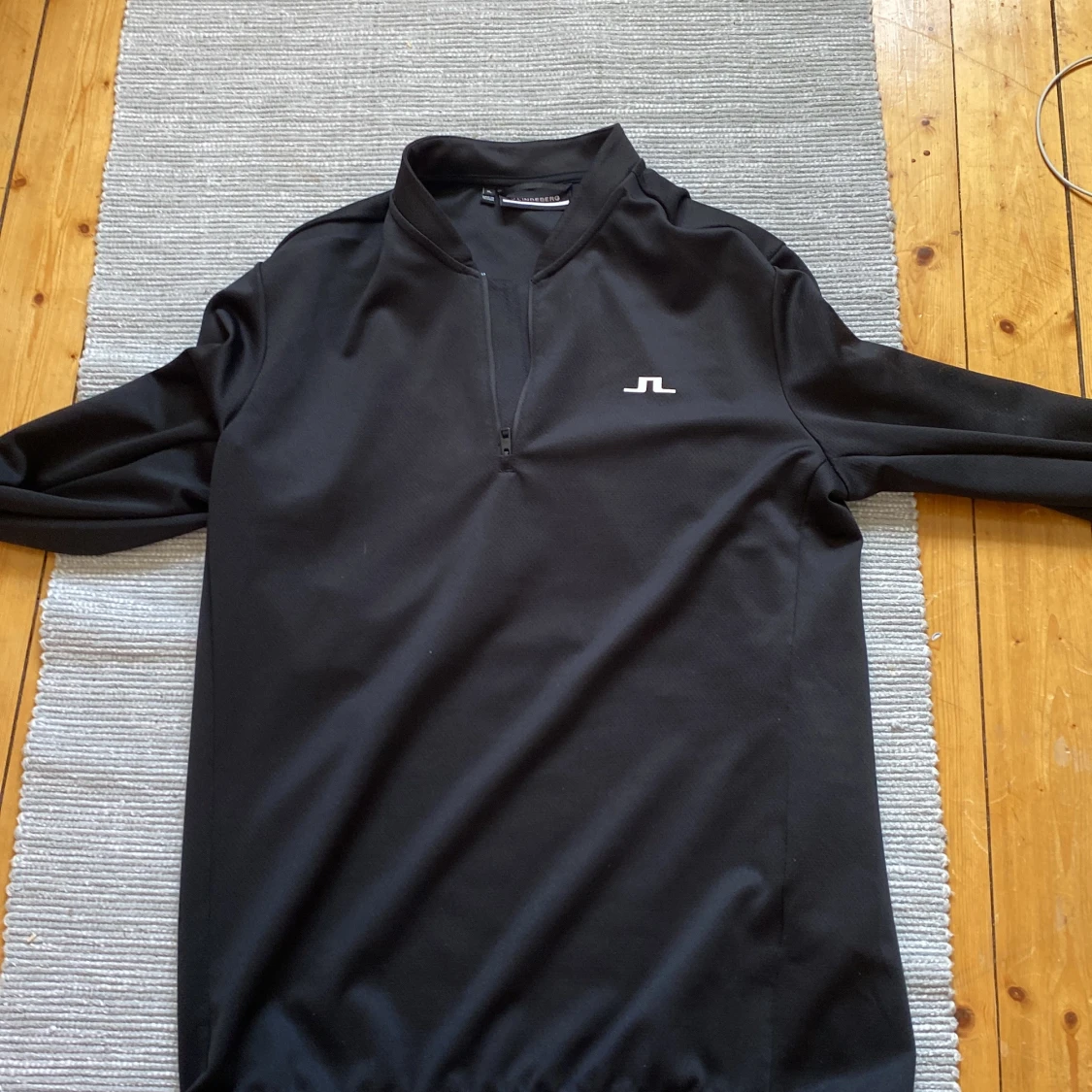 Svart långärmad tröja från J.Lindeberg