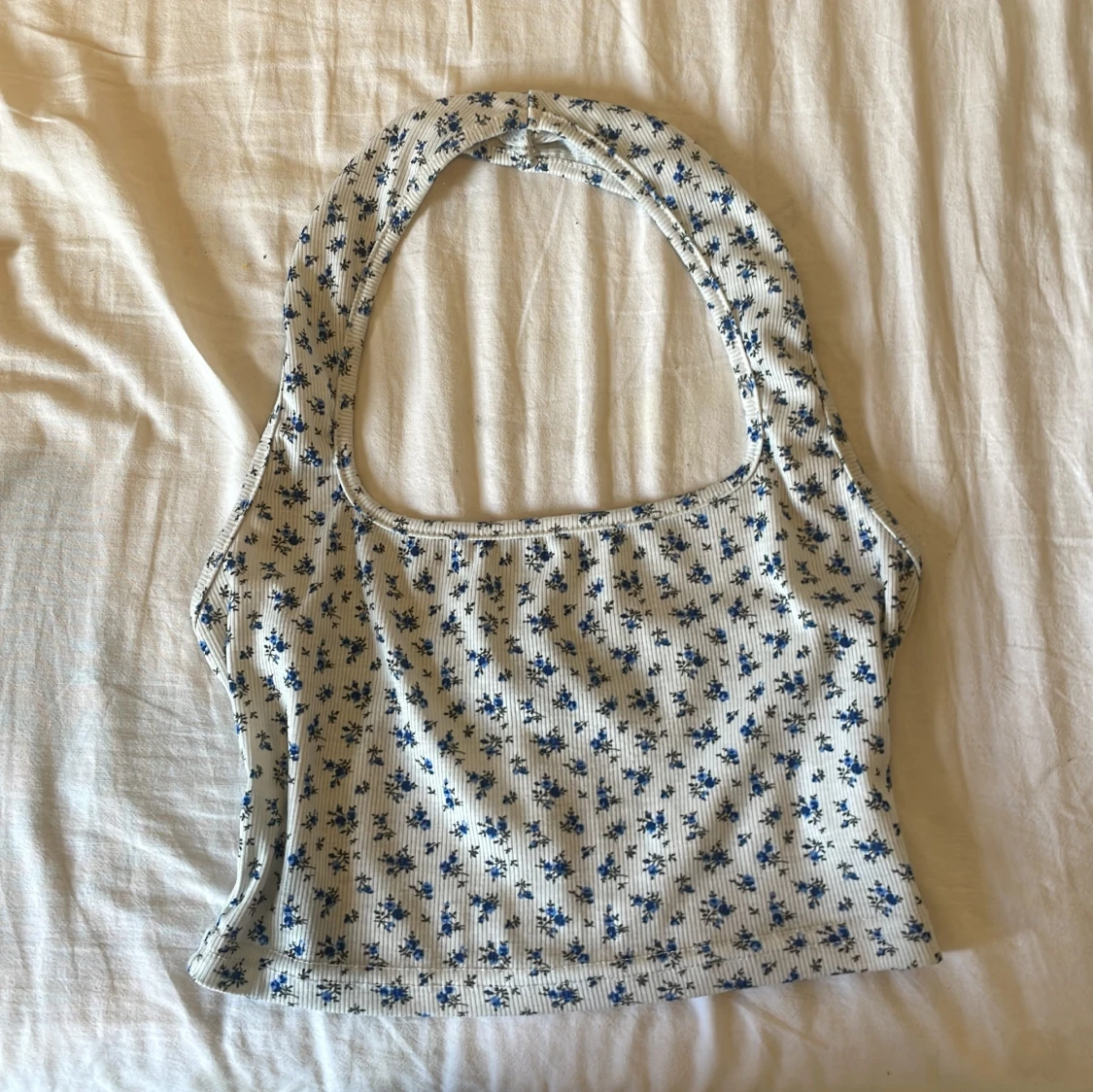 Blommig croppad halterneck-topp - 2