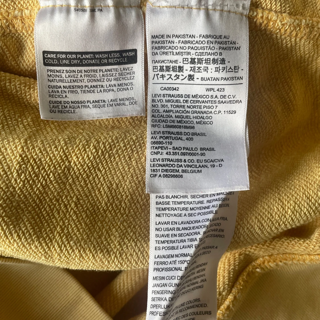 Gul hoodie från Levi's - 2