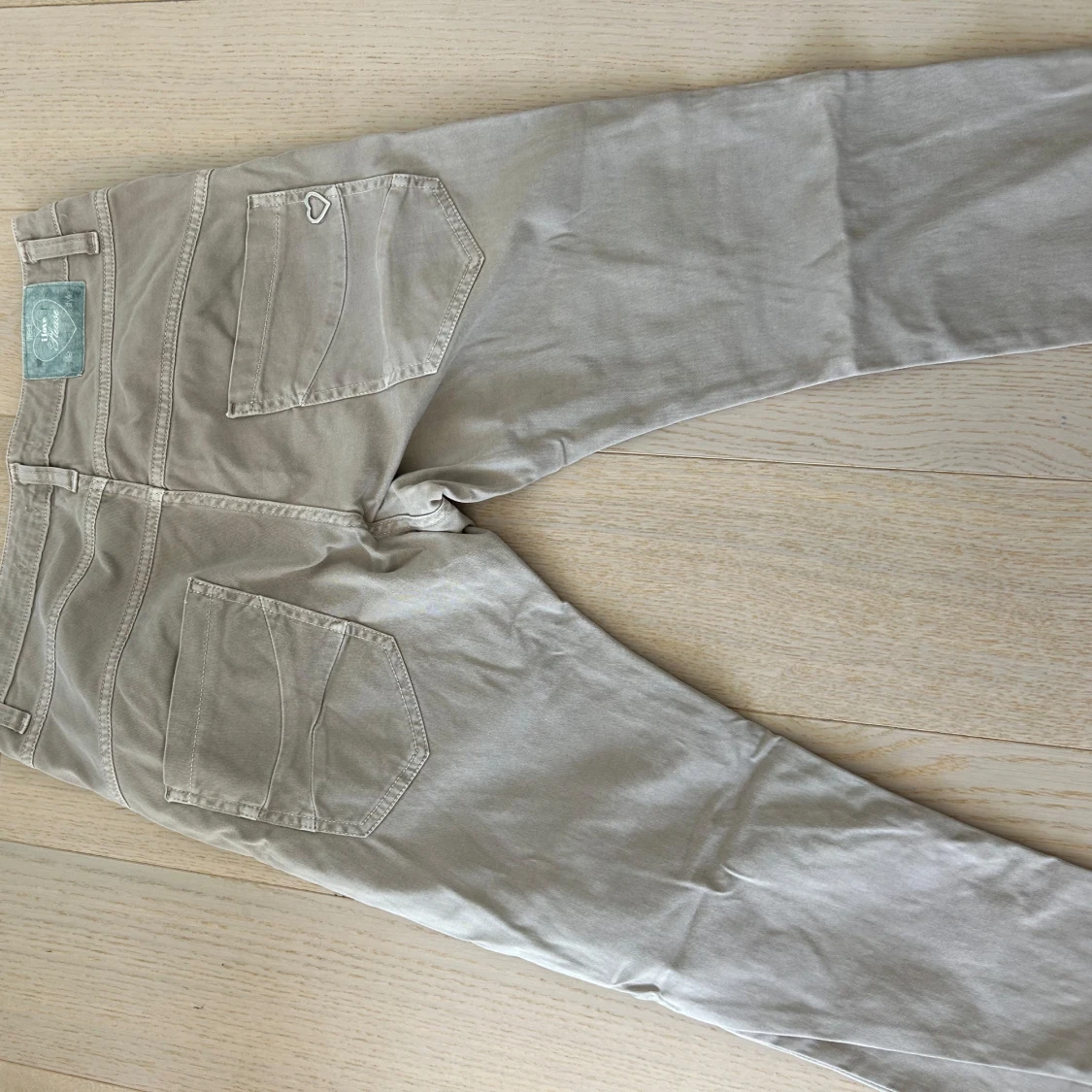 Beige chinos från please  - 2