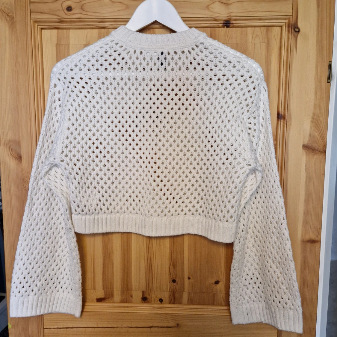 Vit croppad stickad tröja från H&M - 1
