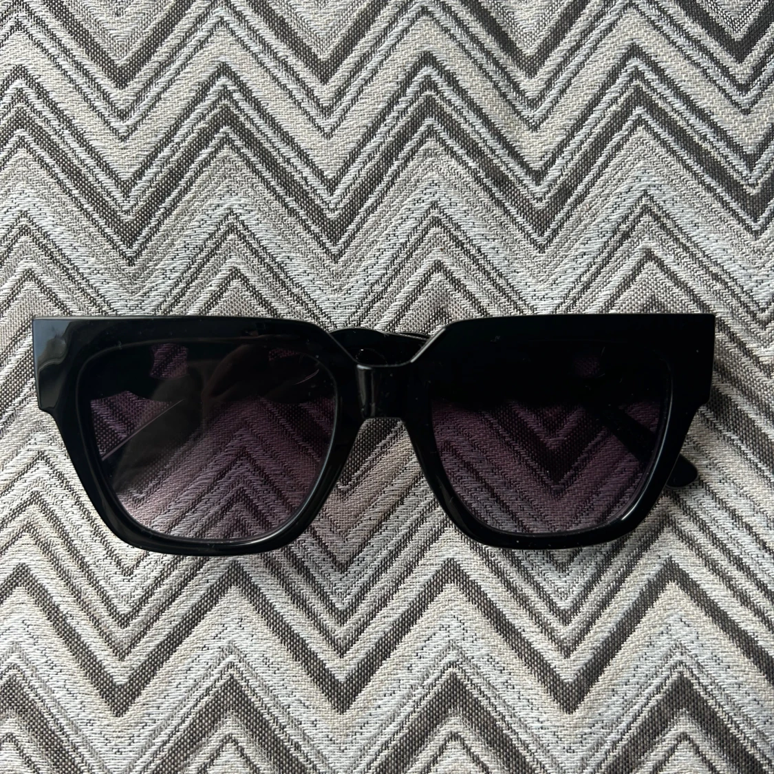 Svarta solglasögon  - 1