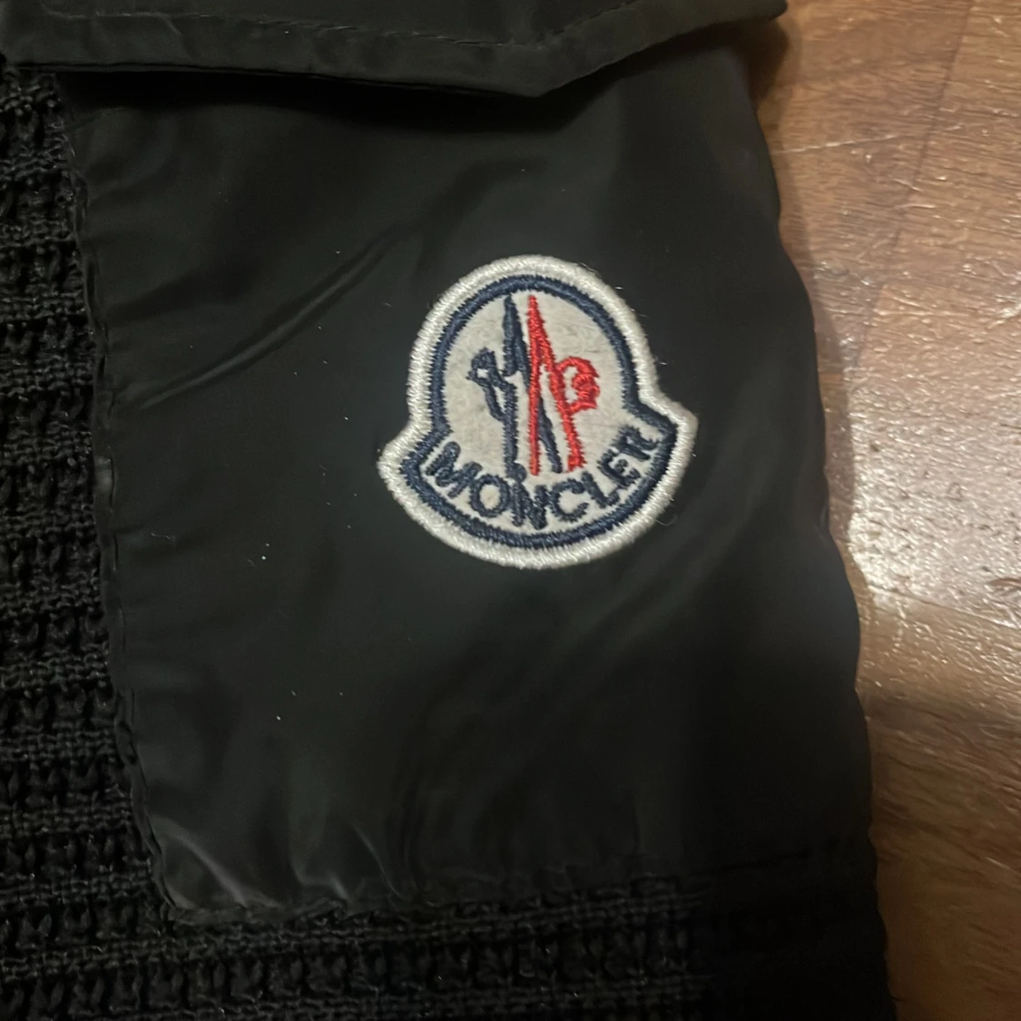 Svart pufferjacka från Moncler - 1