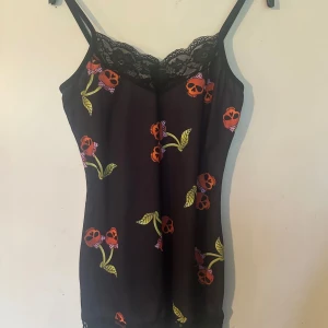 Linne S fr Insanity - Linne från Insanity. Helt nytt. Lite stretchigt,