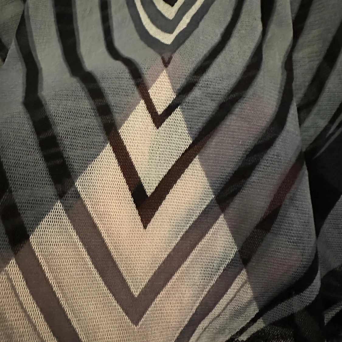 Zebramönstrad kortklänning med spetsdetaljer - 2