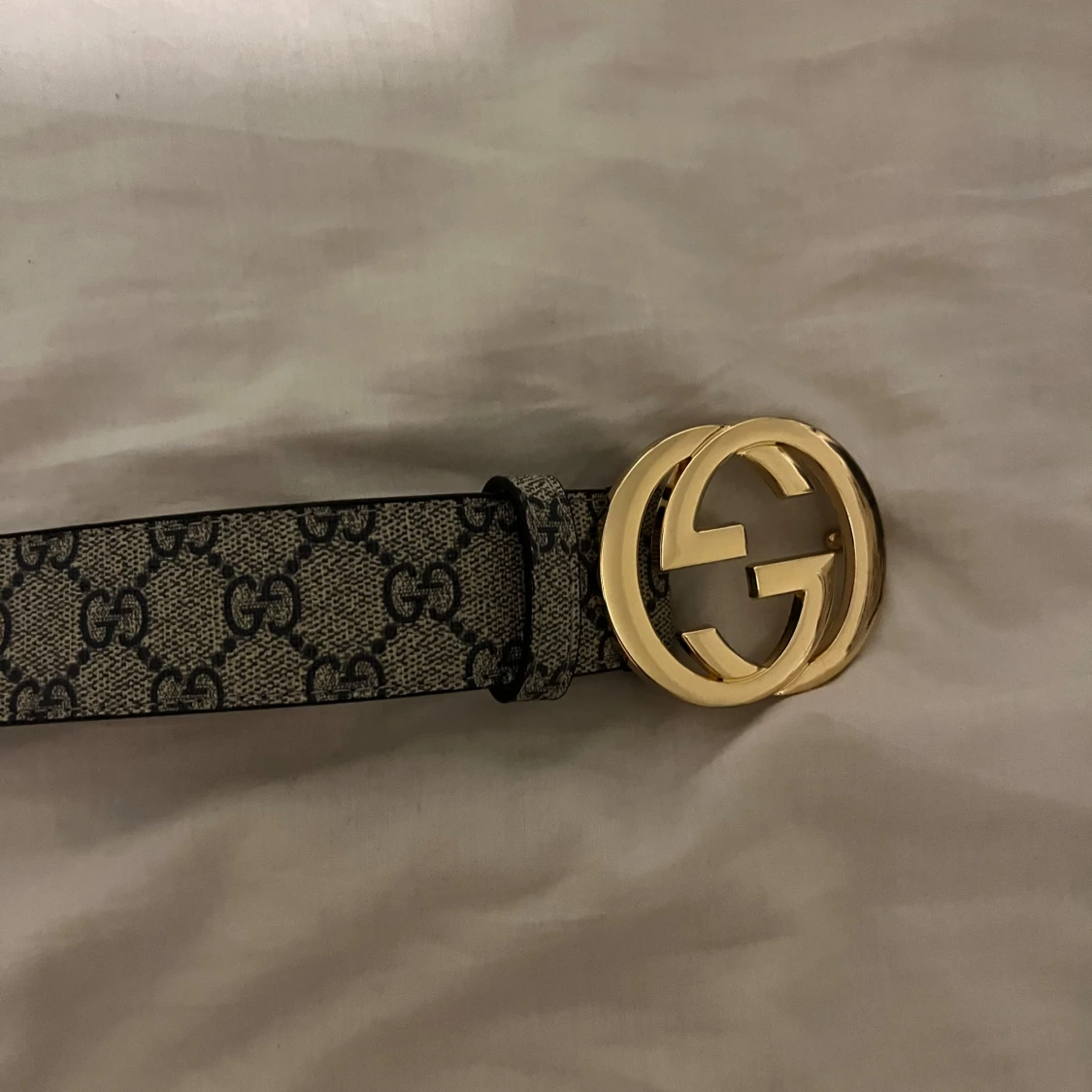 Guccci bälte med guldspänne - 1