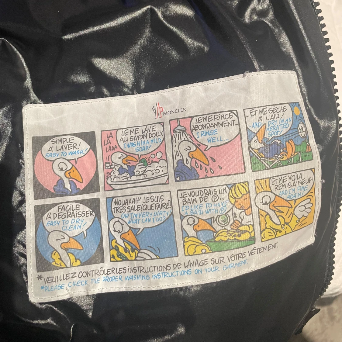 Svart dunväst från Moncler med huva - 3