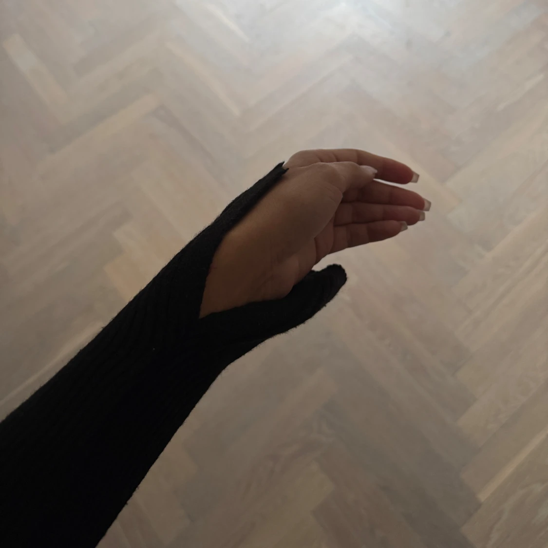 Svart ribbad långklänning  - 2