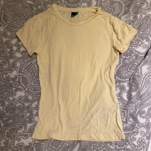 T-shirt gina tricot soft touch - Aldrig använd