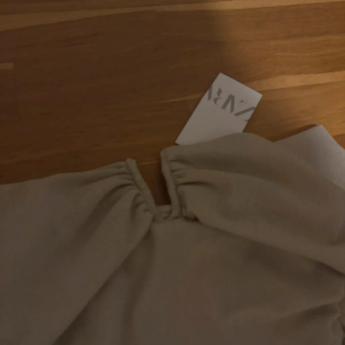 Beige offshoulder topp från Zara - 3