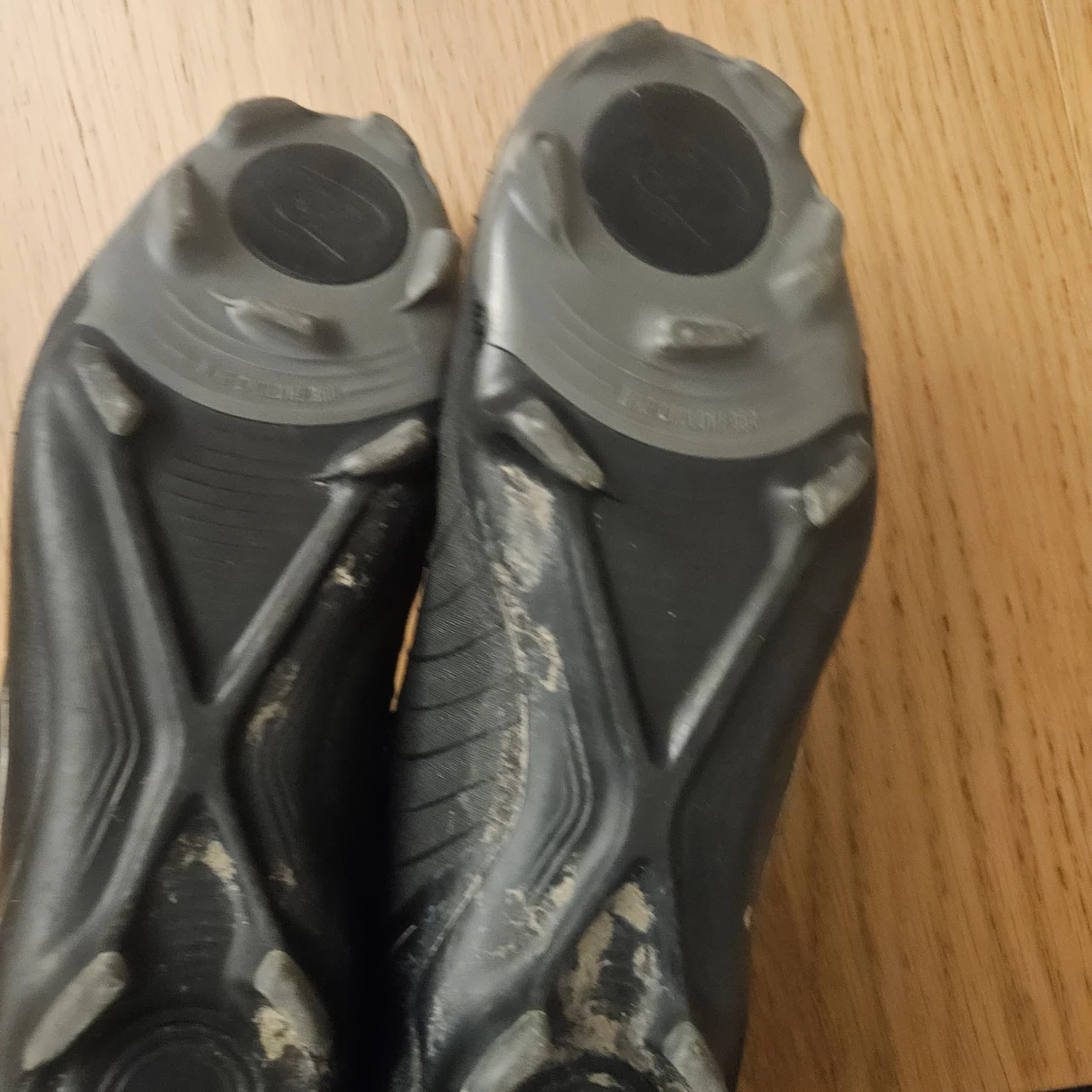 Svarta Nike fotbollsskor Flyknit - 2