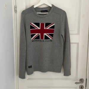 Grå stickad tröja Morris R Club - Riktig fin Tröja från Morris. 
