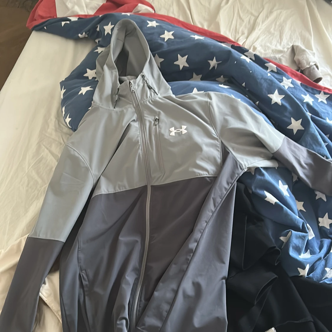 Grå vindjacka från Under Armour M