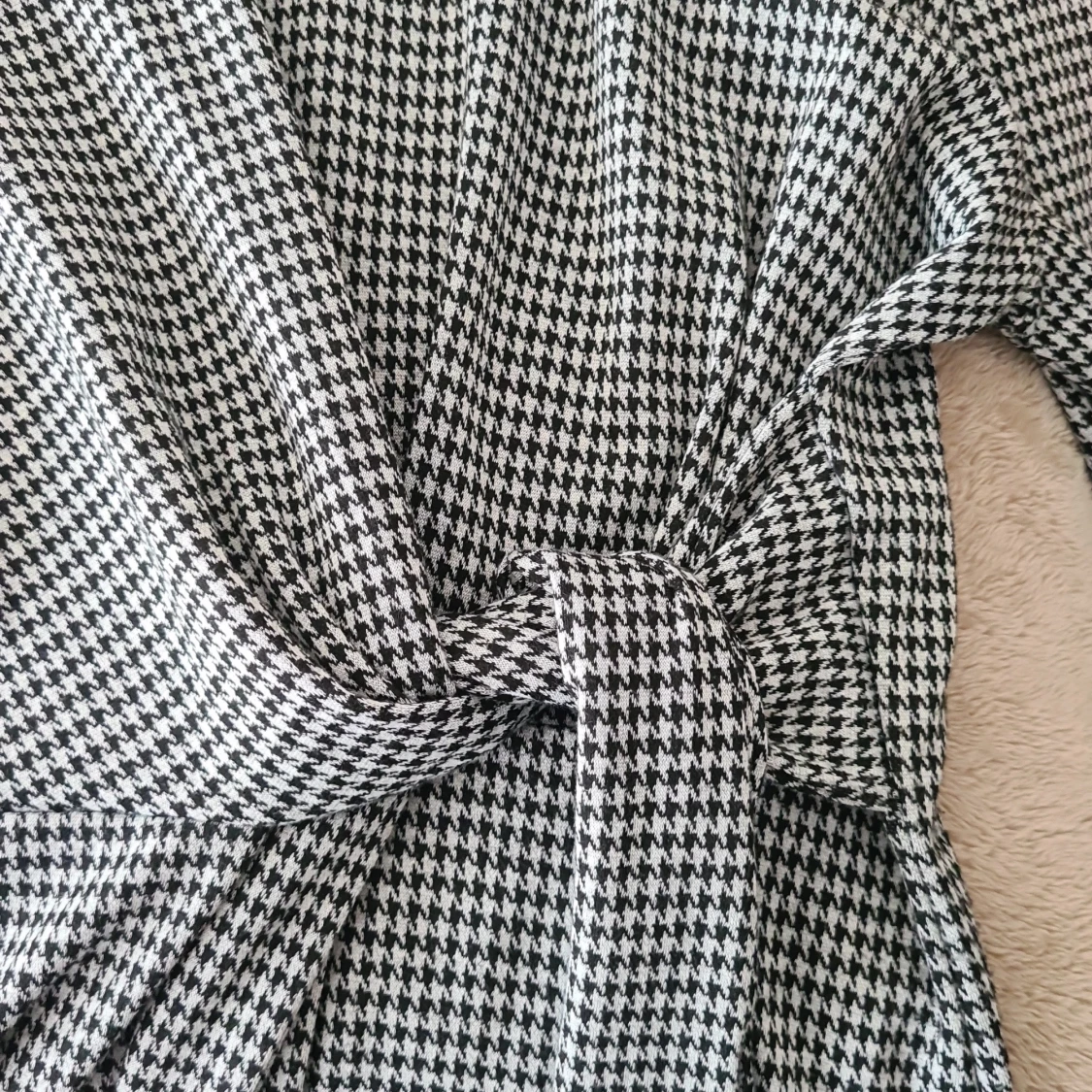 Svartvit rutig klänning Mango S - 2