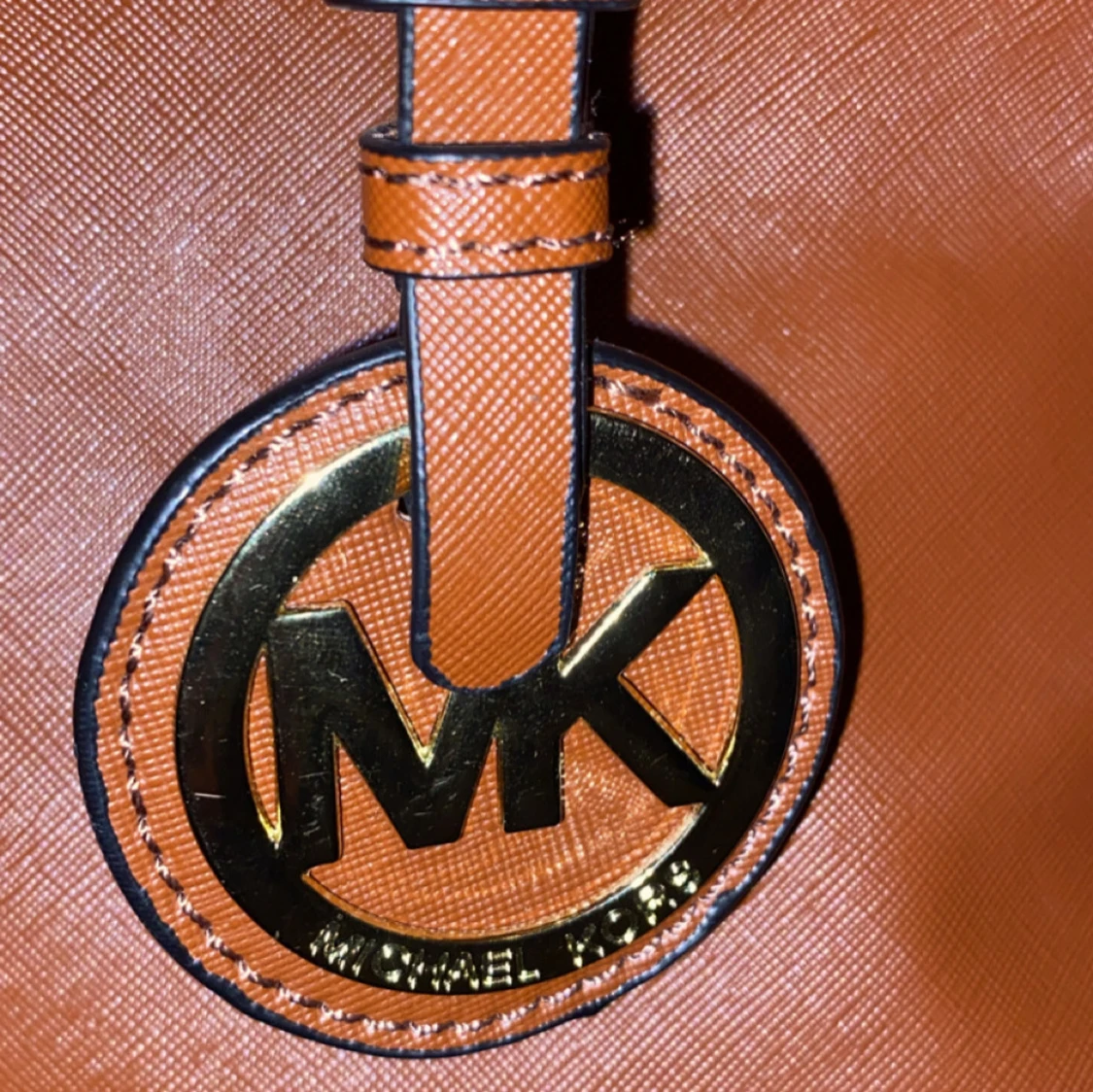 Brun axelväska från Michael Kors - 3