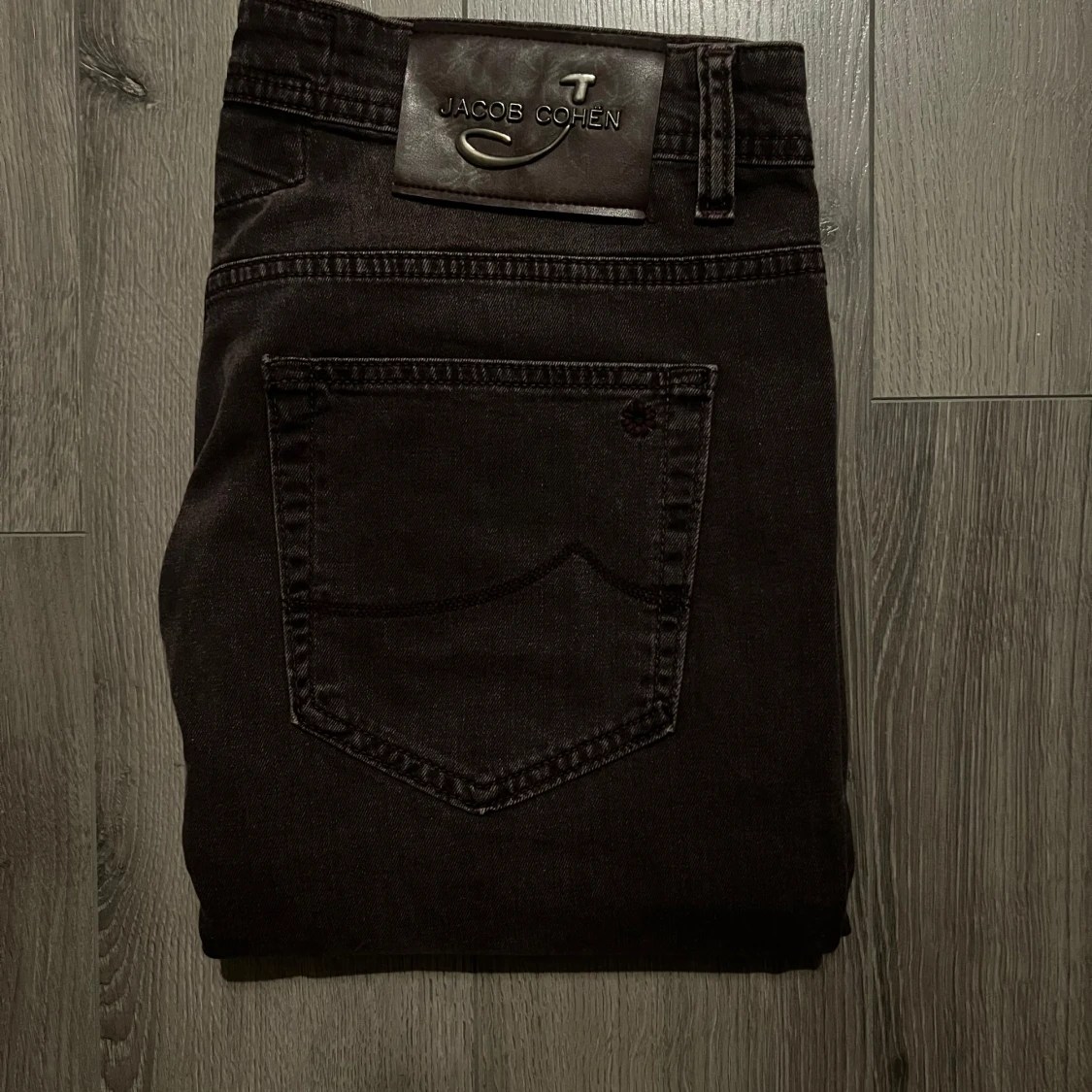 Vinröda jeans från Jacob Cohën - 2