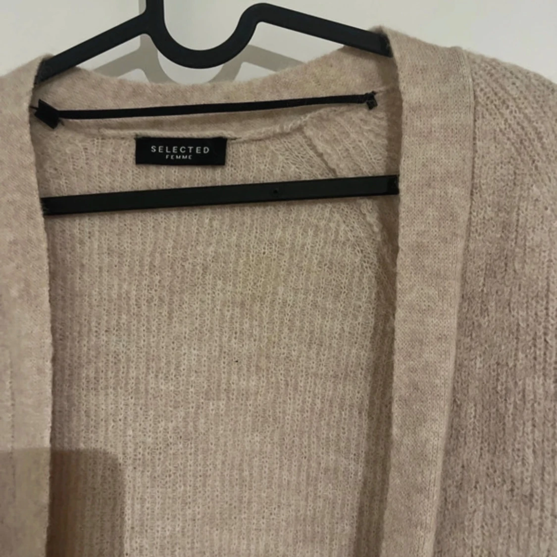 Beige stickad kofta från Selected Femme - 1