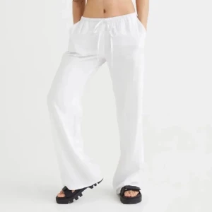 Lågmidjade linnebyxor - Lågmidjade linnebyxor från h&m i storlek xs i fint skick🩷 