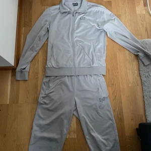 Emporia Armani track suit - Fet tracksuit inför sommaren och hösten 