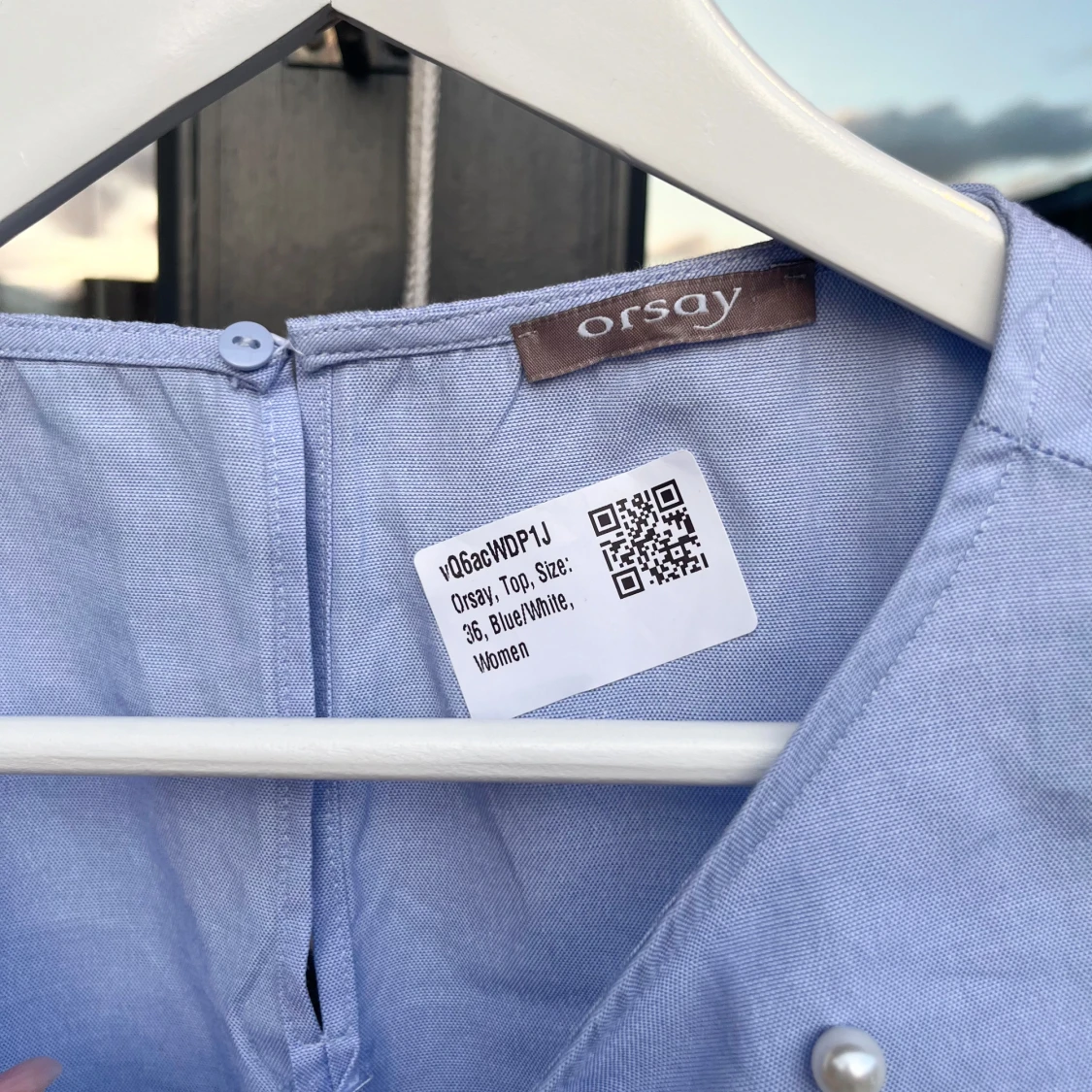 Ljusblå blus med pärlor från Orsay - 3