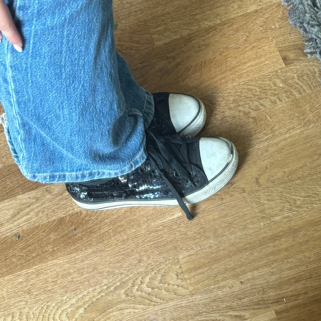 Svarta sneakers med paljetter - 2