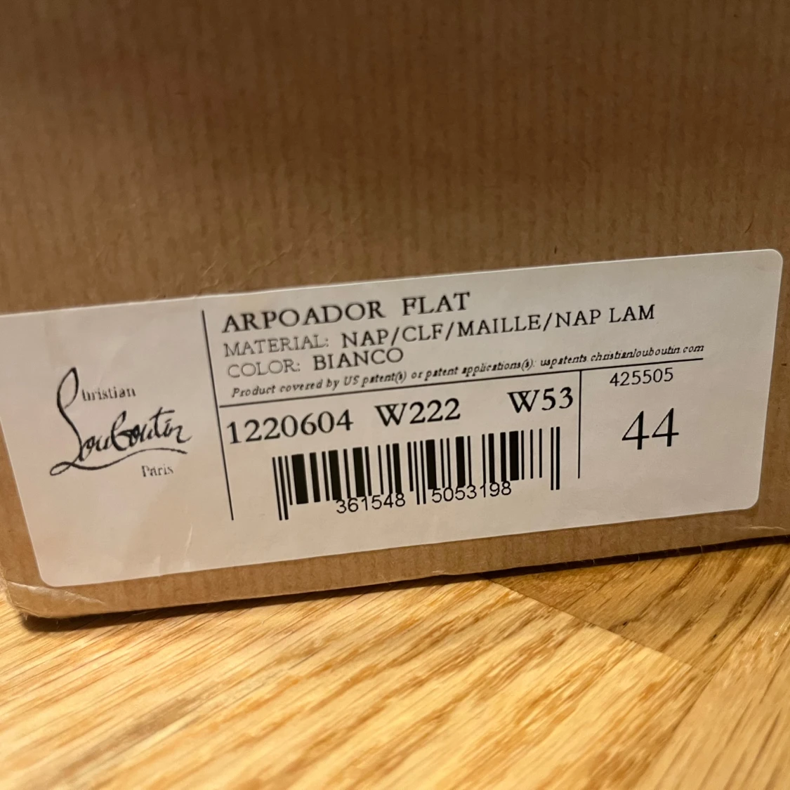 Louboutin Arpoador Flat - 4