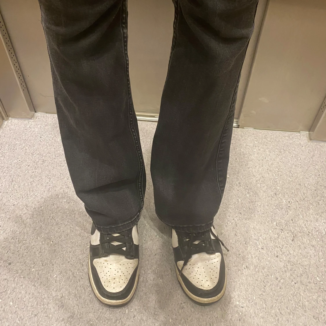 Svarta bootcut jeans från Hollister - 3