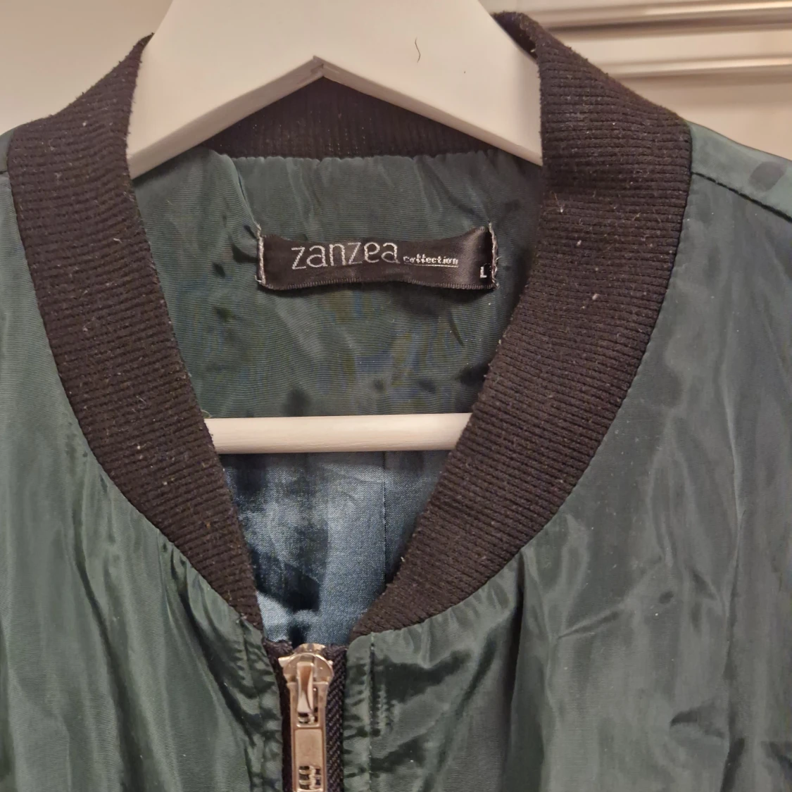 Mörkgrön bomberjacka från Zanzea - 1