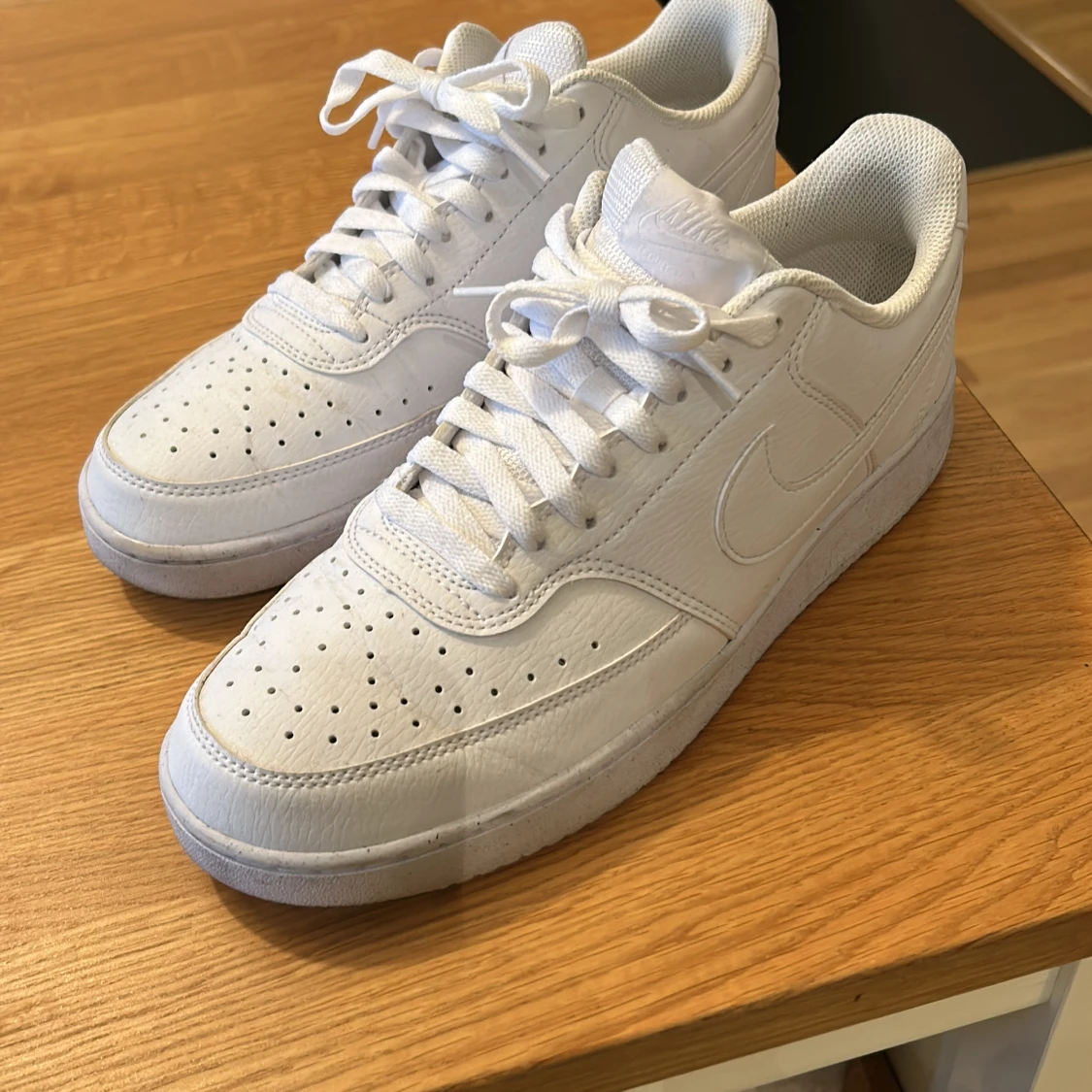 Nike Air Force 1 helvita sneakers - 1