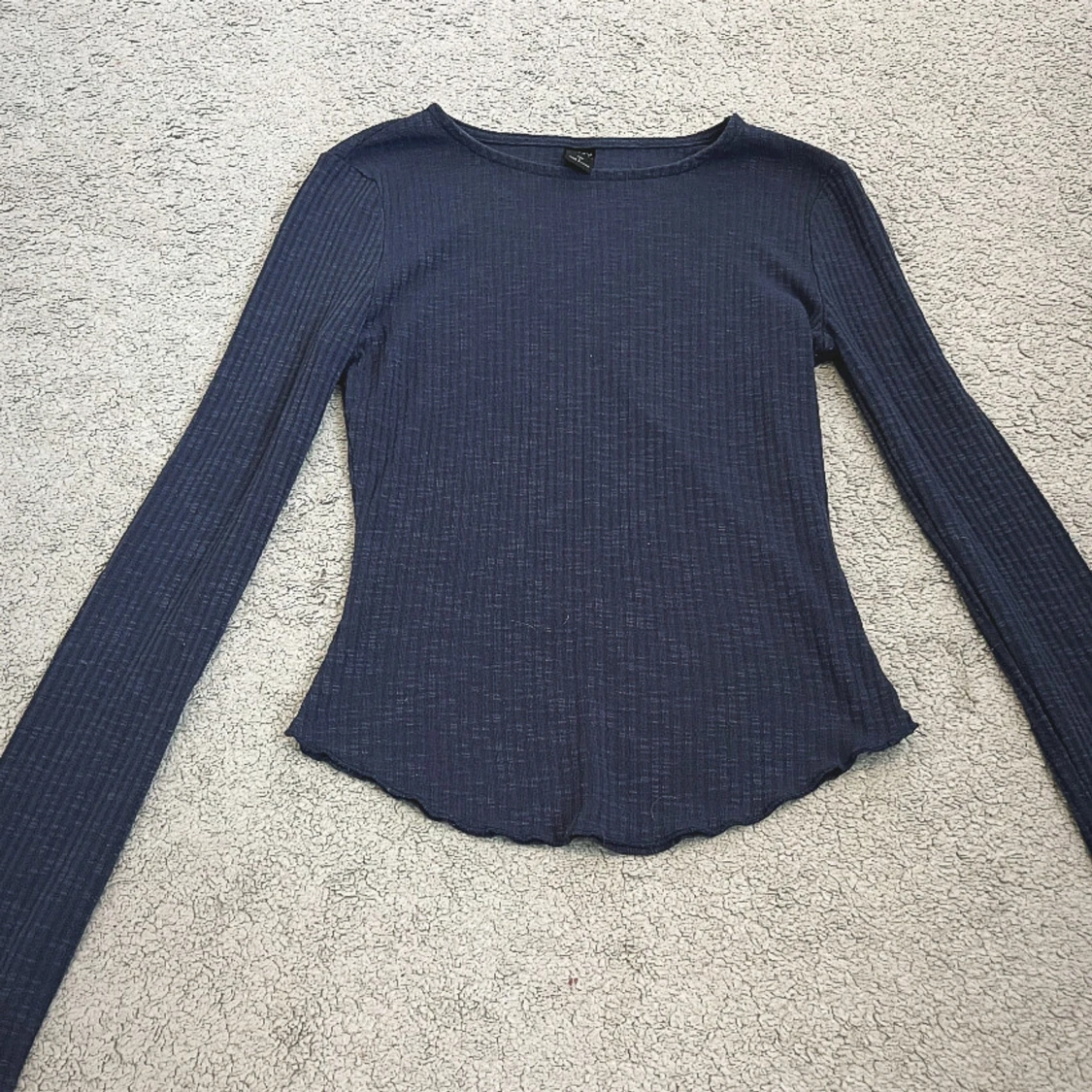 Mörkblå långärmad topp- Dazy