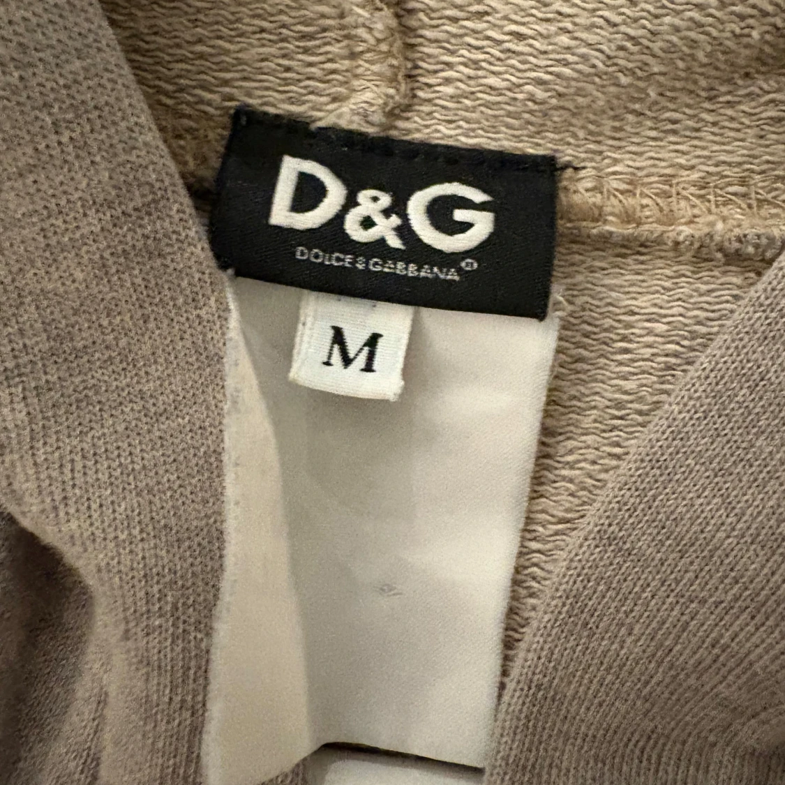 Grå hoodie med tryck från D&G - 3