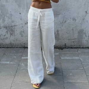 Alobha label - Everyday Linen Pants  - Bra skick inga fläckar eller defekter. Helt slutsålda. Nytt pris 799kr. Passar perfekt i längd på mig som 167 cm. Skriv för bilder på de.
