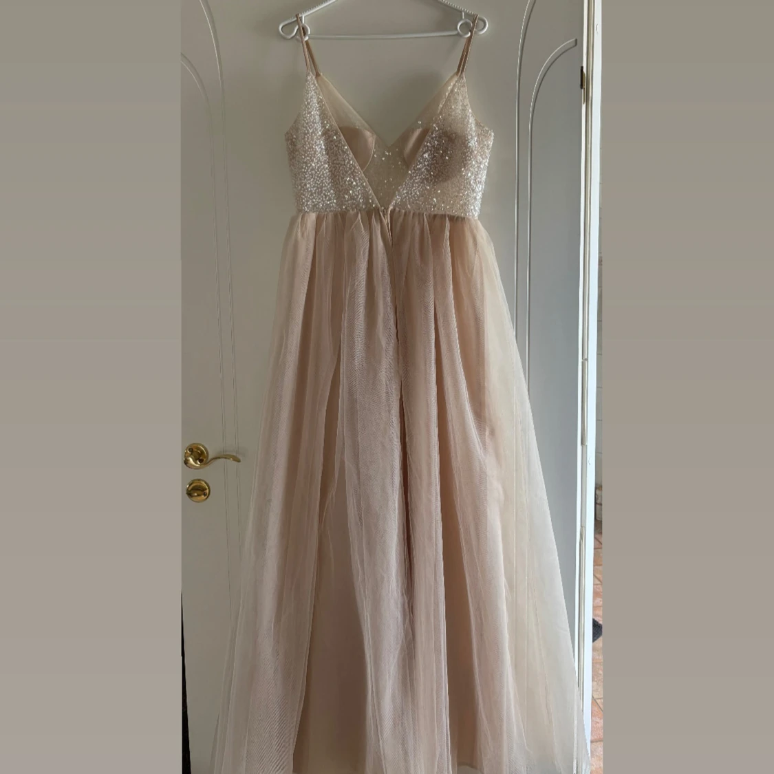 Cremefärgad balklänning  - 1